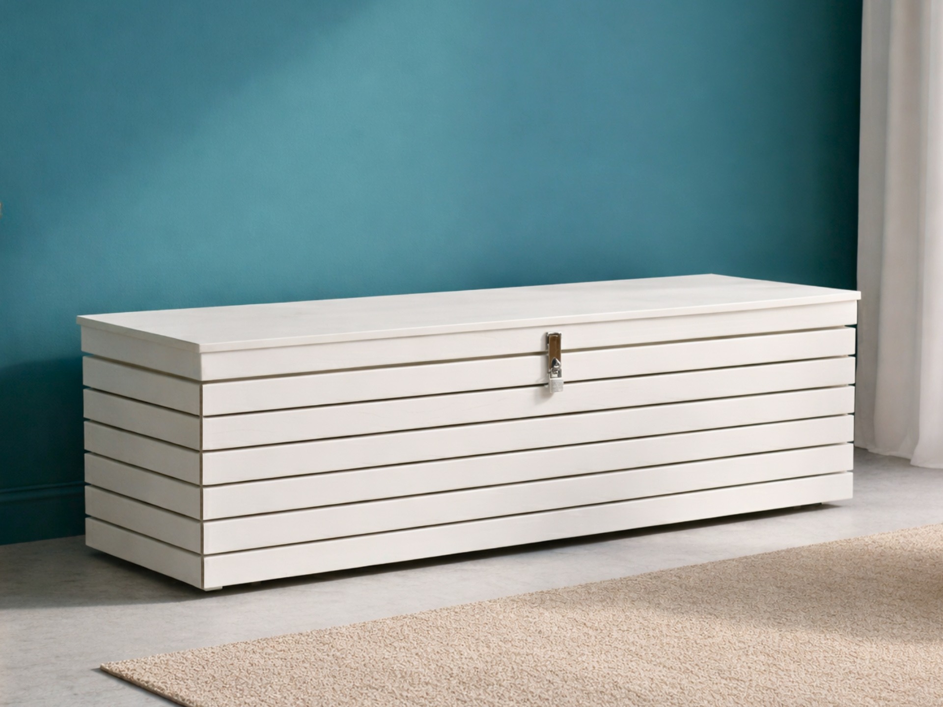 Sitztruhe Rhombus 195 in Weiß mit Stauraum, geeignet für Wohnräume sowie überdachte Balkone und Terrassen.