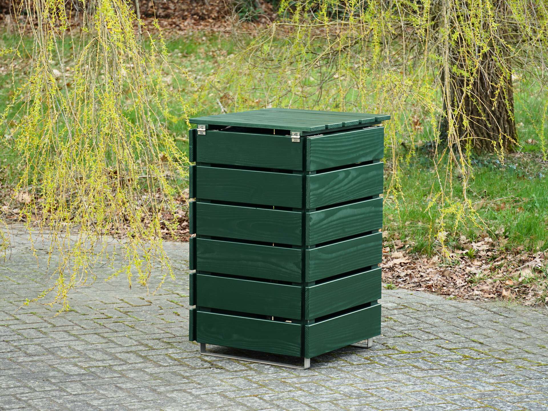 1er Mülltonnenbox in Moosgrün, Rückseite geschlossen