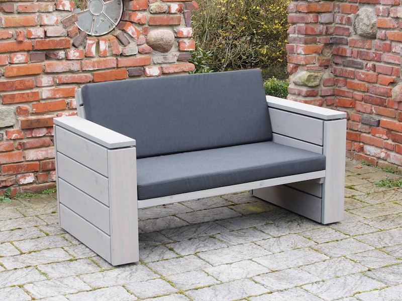 Lounge Sofa 2-Sitzer in Grau Geölt mit Loungepolstern in Anthrazit – Gesamtansicht