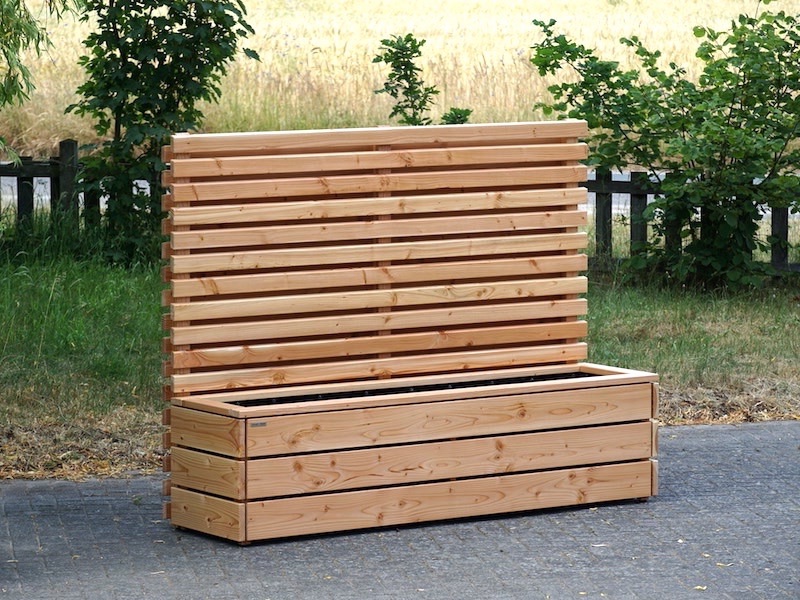 Sichtschutz-Pflanzkasten mit A30B von vorn links – Holzoptik in Douglasie Natur Geölt, ideal für moderne Gärten	