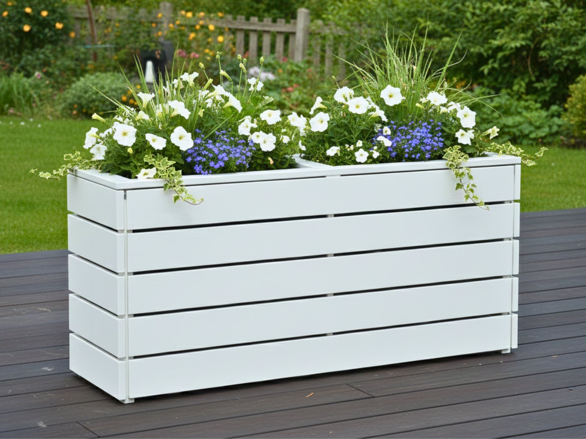 Pflanzkasten Classic 2M in Weiß 172×43×83 cm mit zwei herausnehmbaren Kunststoff-Pflanzeinsätzen für den Außenbereich.