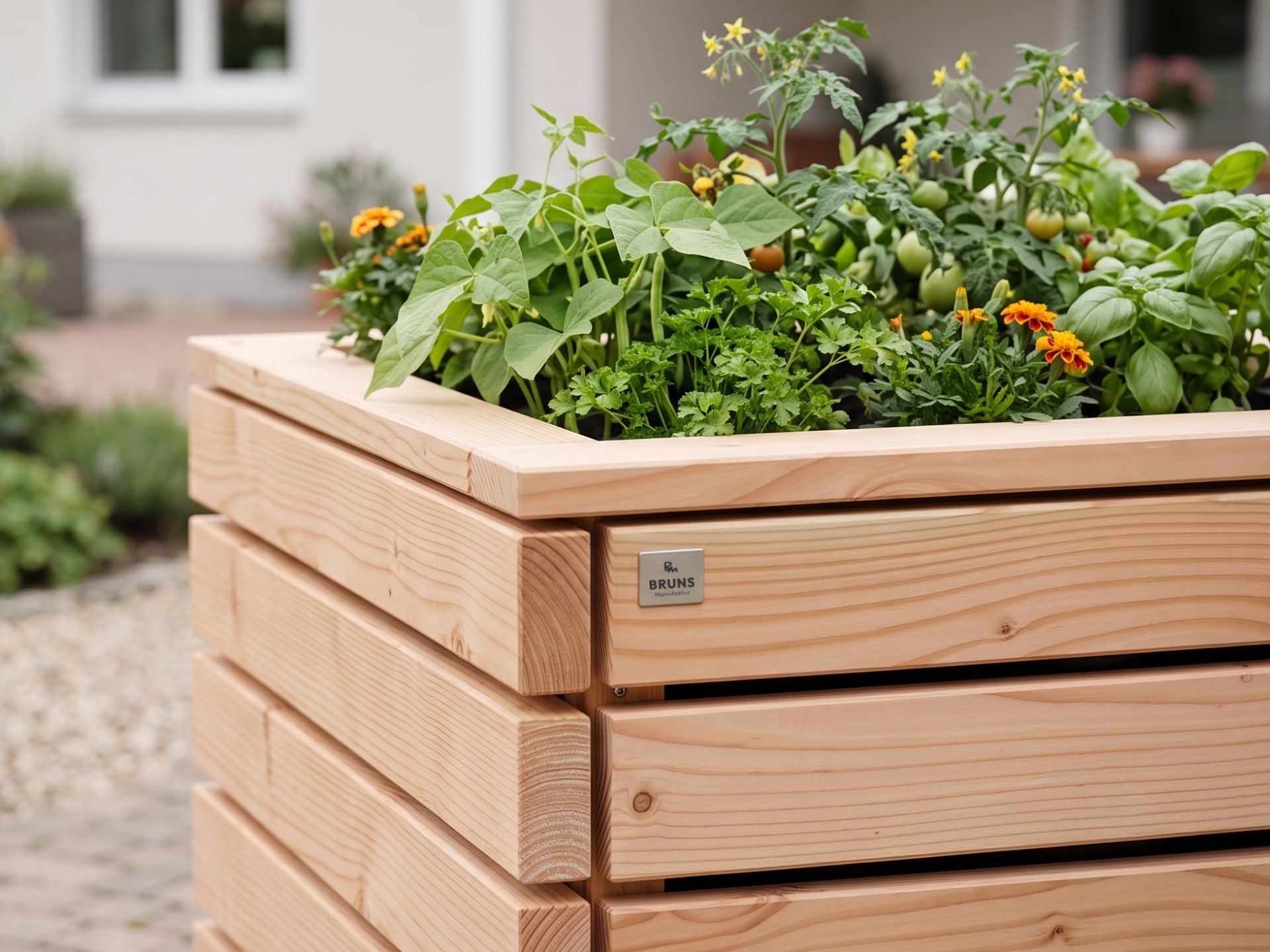 Hochbeet ClassicPlus in Natur – massiver Rahmen und stabile Wände aus 40 × 90 mm Douglasienbohlen – Detail