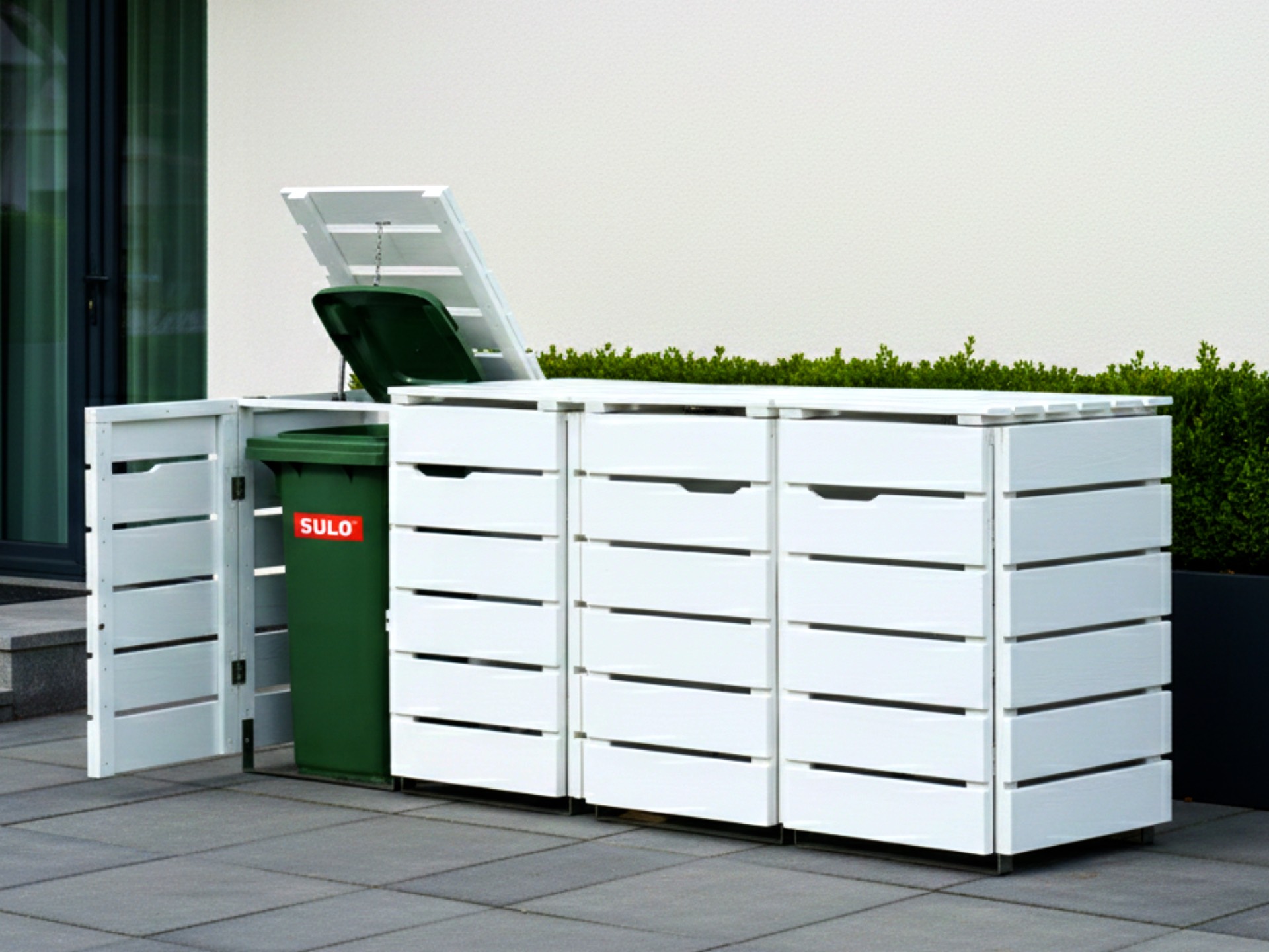 4er Mülltonnenbox 120 L in Weiß, modular aufgebaut, passend für 60–120 L Mülltonnen, für einen ordentlichen Außenbereich.