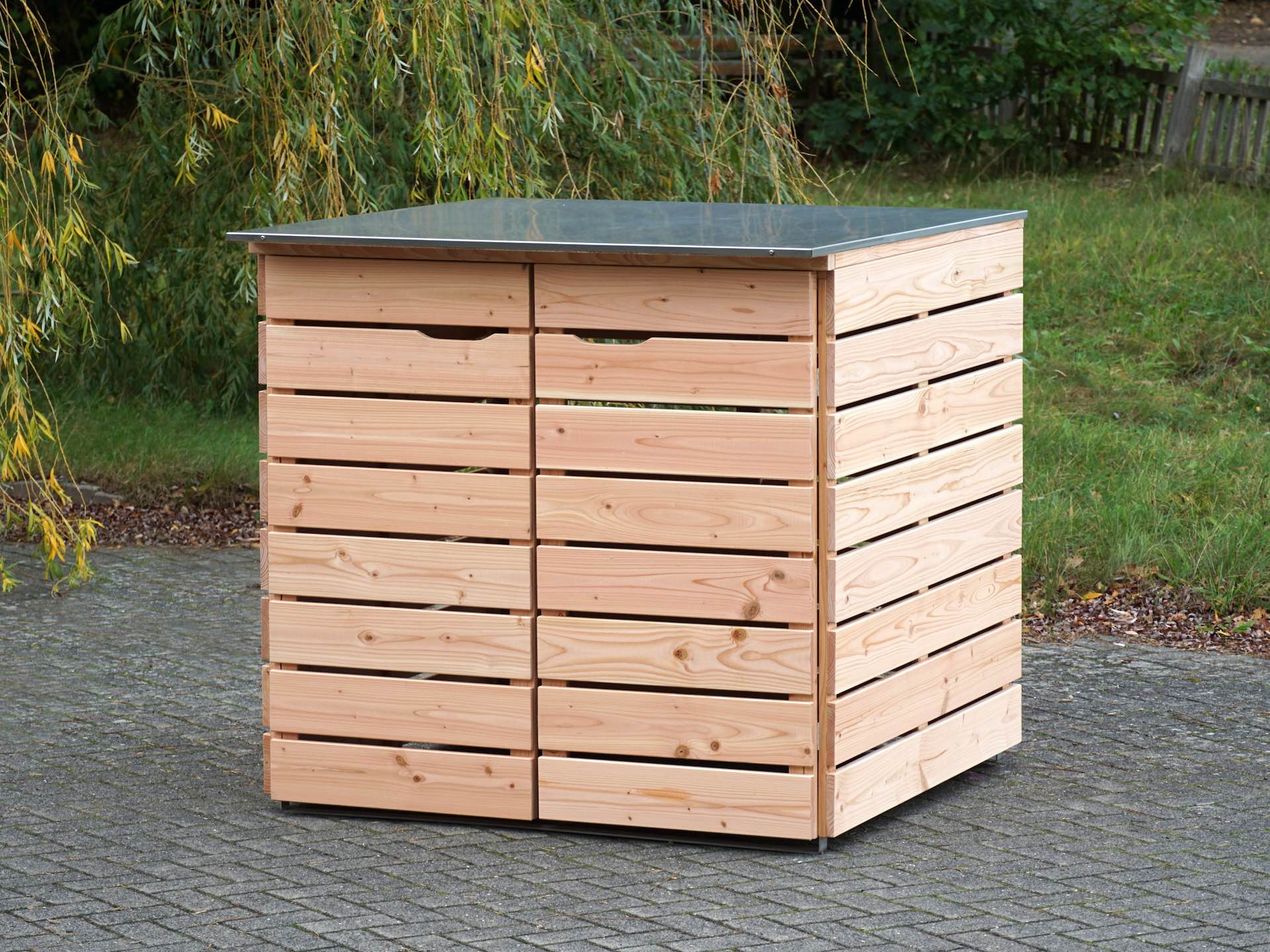 2er Kinderwagenbox natur, mit geschlossenen Türen und Edelstahl-Dach, Ansicht von vorn rechts