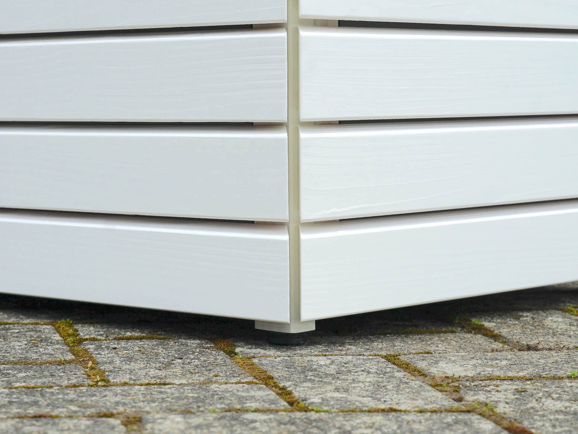 Möbelfuß der Gartenbox Weiß – sorgt für Abstand zum Boden und schützt das Holz	