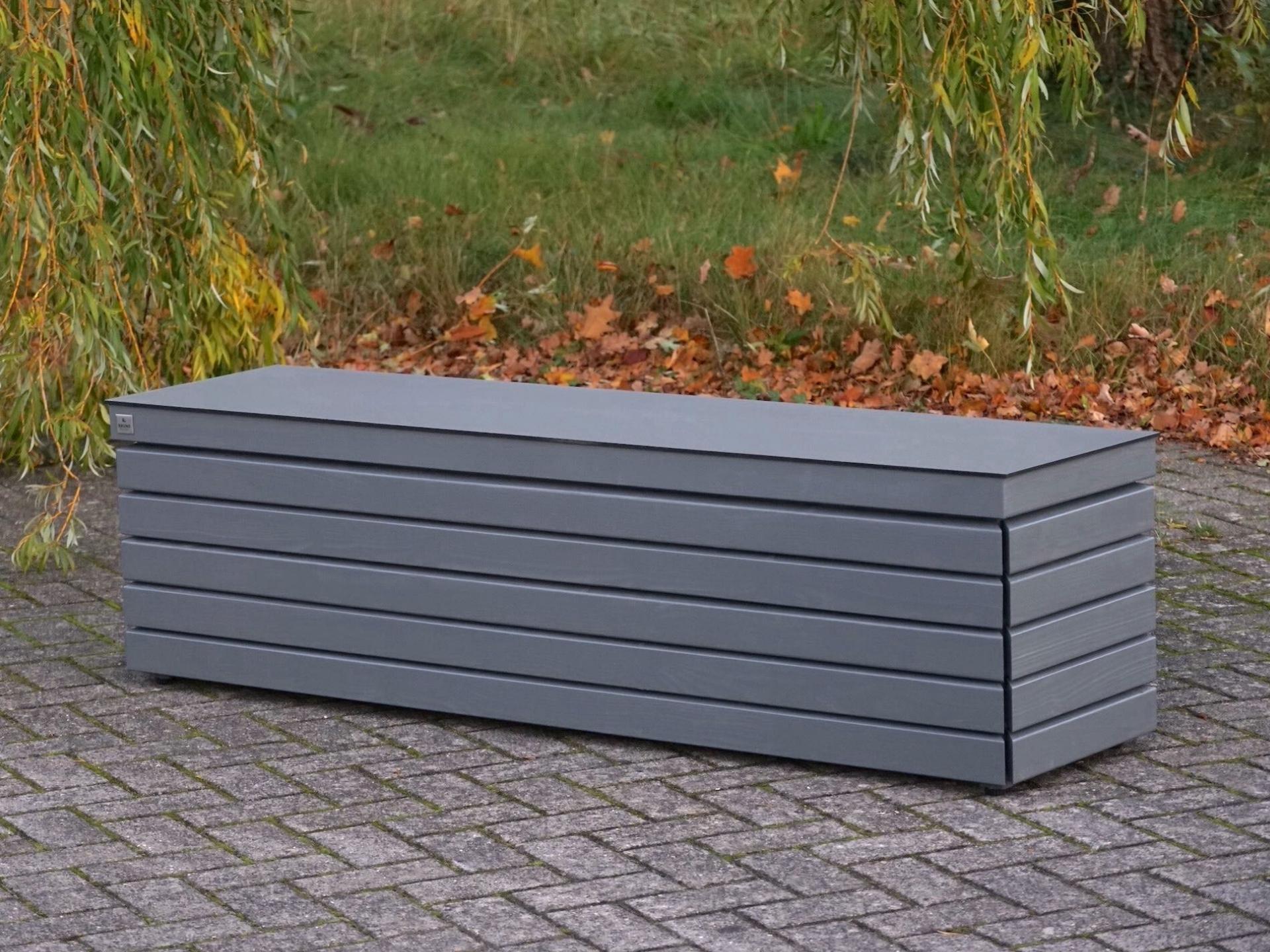 Gartenbox Rhombus von vorn rechts ohne Polster – HPL-Deckelverkleidung im Fokus	