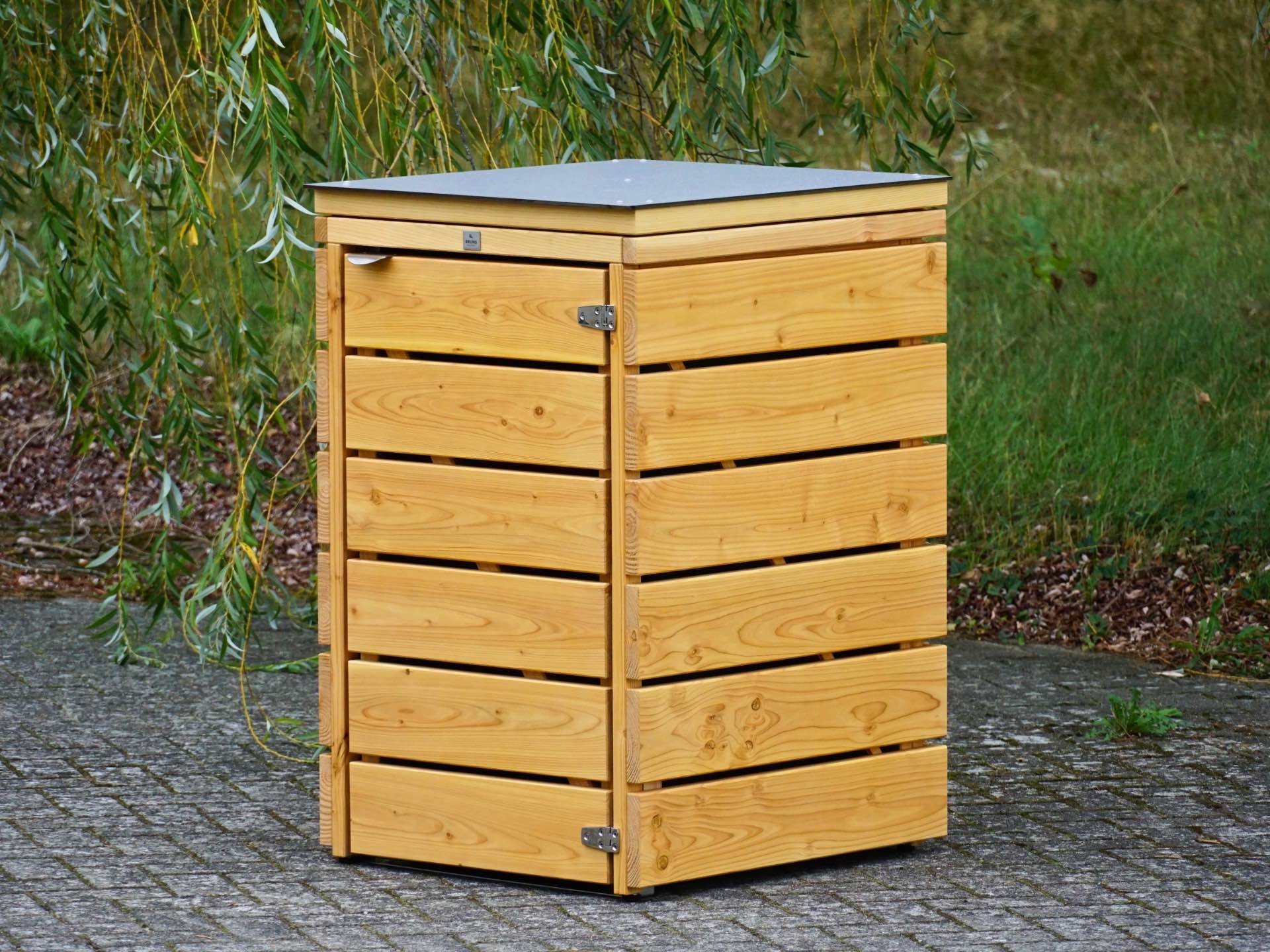 Mülltonnenbox Classic 120 L in Natur Geölt – Glattkantprofile mit gleichmäßiger Fugenoptik – Gesamtansicht