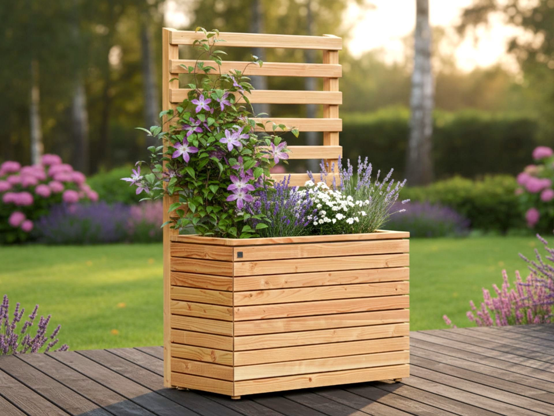 Pflanzkasten Rhombus L mit Rankgitter A90 – Gesamtansicht von vorn links	