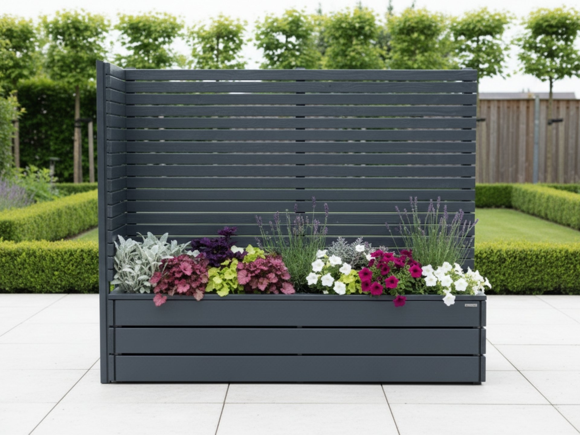 Sichtschutz-Ecke mit großem Pflanzkasten 2L in Anthrazit, moderne wetterfeste Lösung für Privatsphäre auf Terrasse oder im Garten.