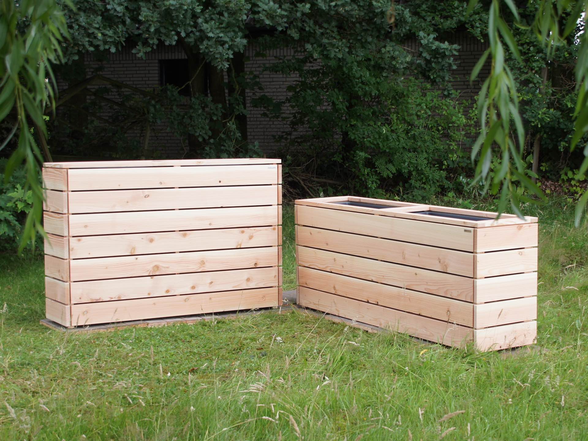 Zwei große Pflanzkästen Classic Holz Natur – Kombination in unterschiedlichen Höhen