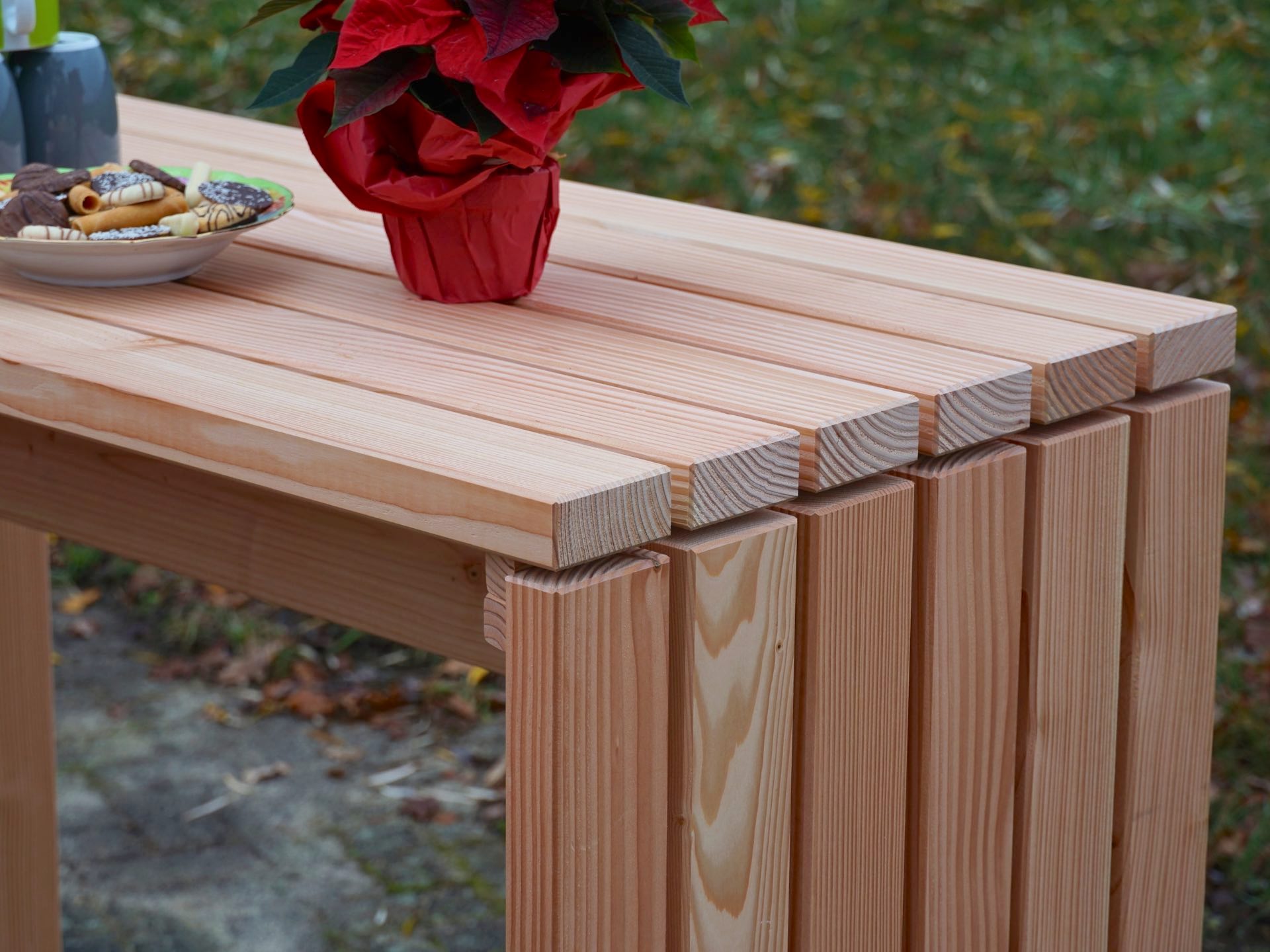 Stehtisch in Douglasie Natur – Massivholz-Bohlen 40x90 mm – Detailansicht