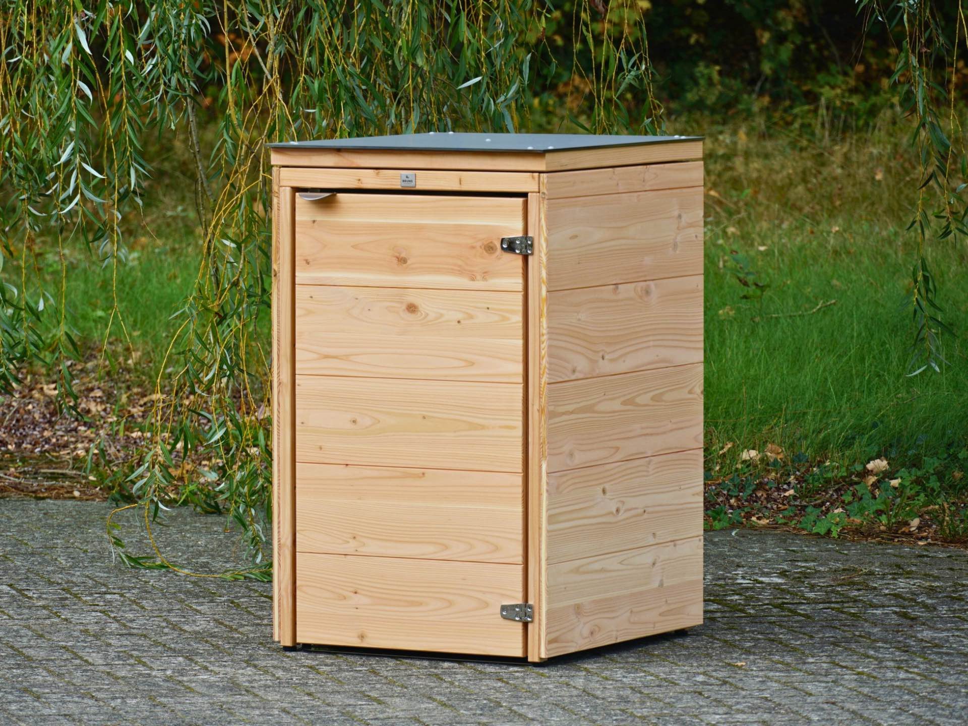 1er Mülltonnenbox Cubus 120 L in Natur – geschlossene Optik aus Douglasie-3-Schichtplatten mit präzisen V-Fugen