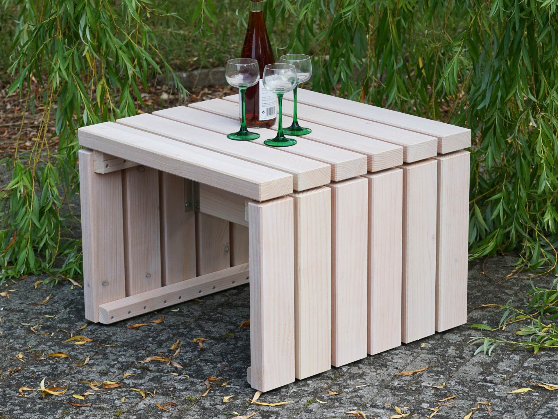 Lounge Tisch 60 in Weiß Geölt – Ansicht von rechts – quadratische Tischfläche 60x60 cm