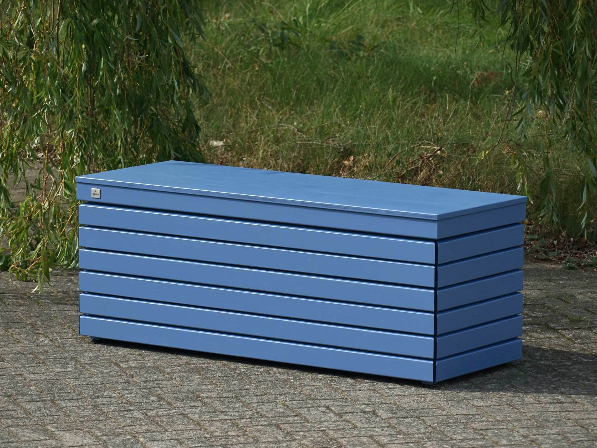 Gartenbox Rhombus in Taubenblau – von vorn rechts, geschlossen	